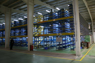 assoalhos de mezanino industriais do piso de aço da Multi-série azuis/amarelo com altura de 7.5m